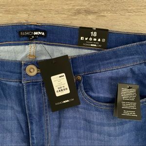 Fashion Nova PLUS Flare Jeans
